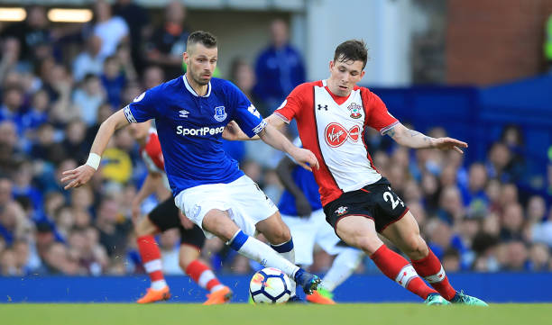 持竞争力的 持竞争力的