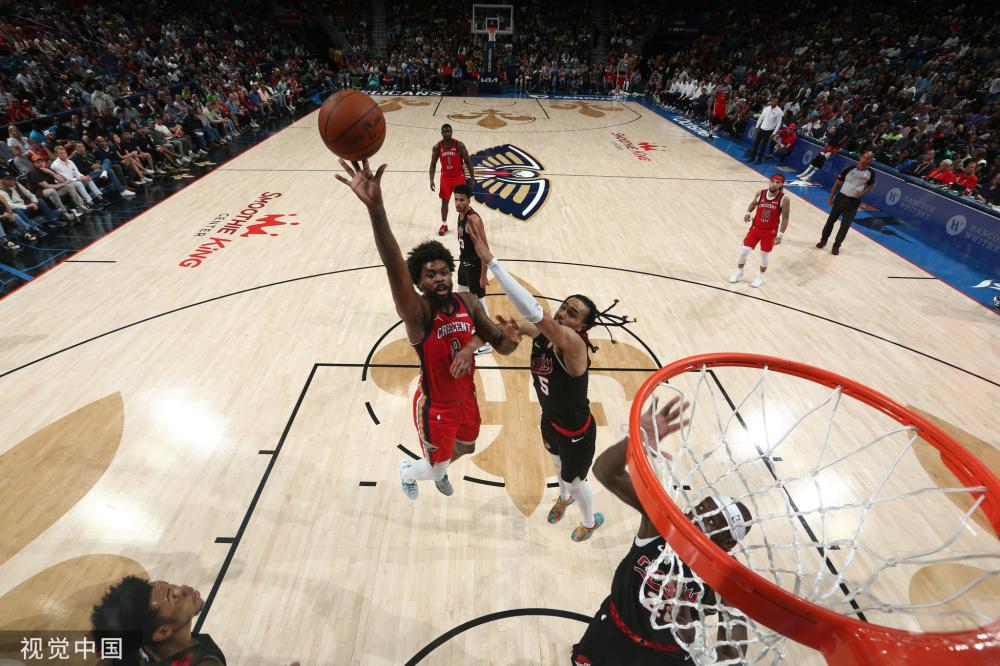 纷纷对他投 纷纷对他投