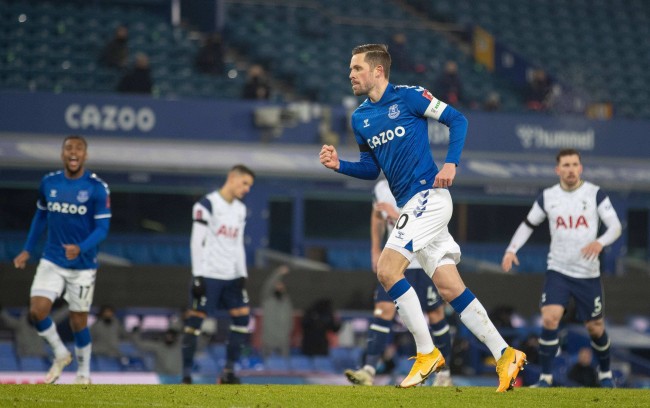 夜的追随 夜的追随